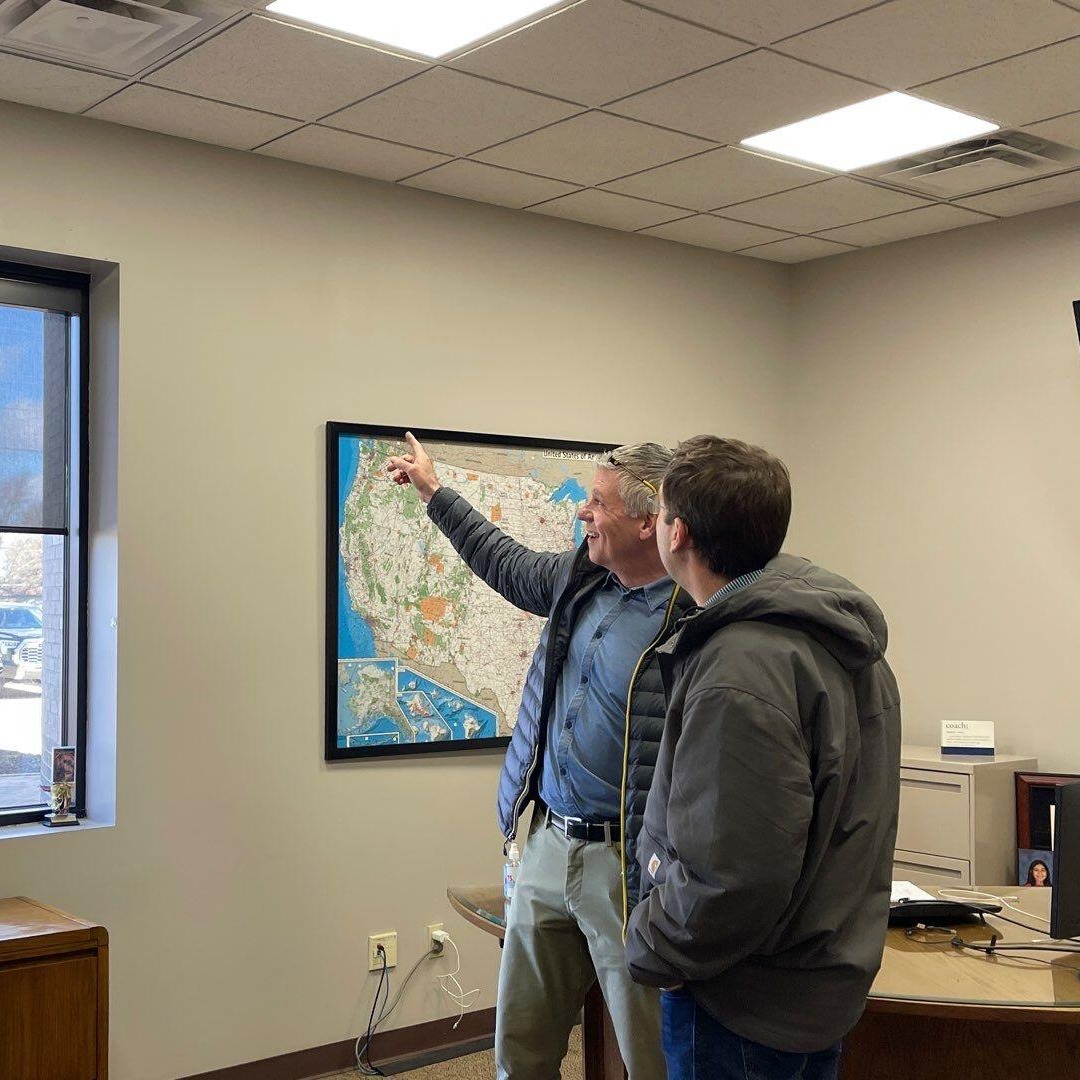 Mold inspector speaking with a client during a professional consultation